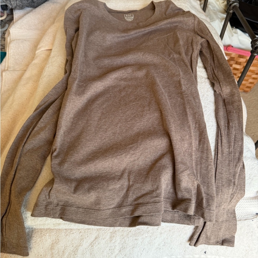 Ladies GAP Brown Crew Neck Long-Sleeve Tee